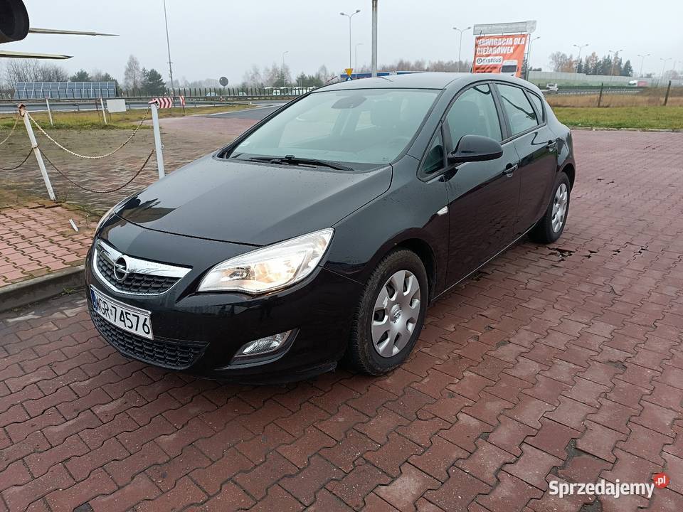 Opel Astra J 17 CDTI 110 Doinwestowany Niski nieuszkodzony Opel Goszczyn