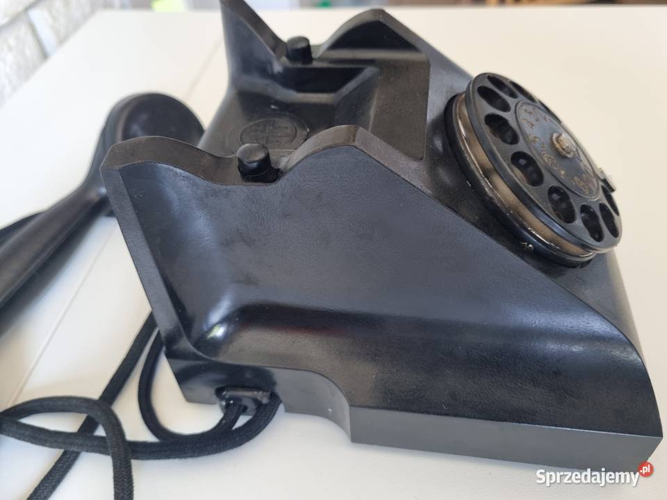 Zabytkowy telefon CZPE CB47 1951r przed RWT Solnica