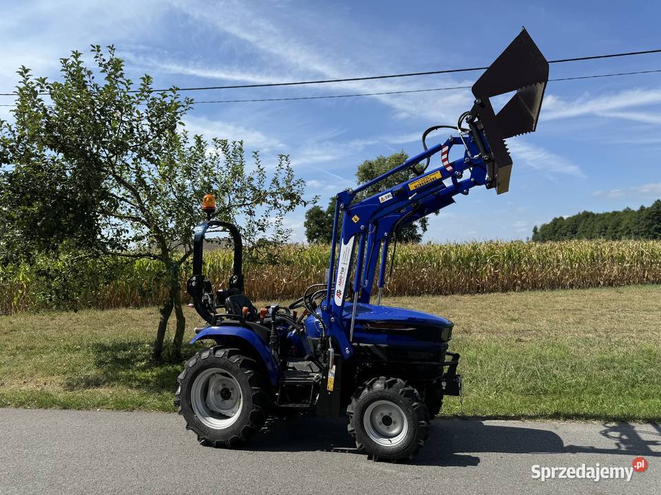 TUR ŁADOWACZ DO FARMTRAC nieuszkodzony