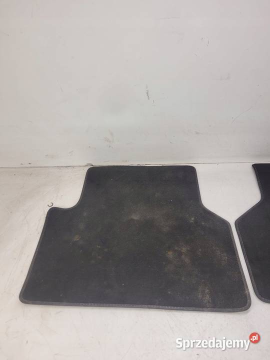 DYWAN DYWANIKI WELUROWE TYŁ AUDI Q3 8U 8U0864450 Tapicerki samochodowe