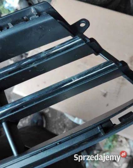 kratka środkowa w zderzak przedni Volvo V70 IV dolnośląskie