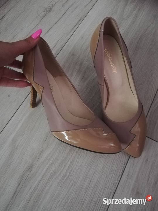 Buty na obcasie Kamionka