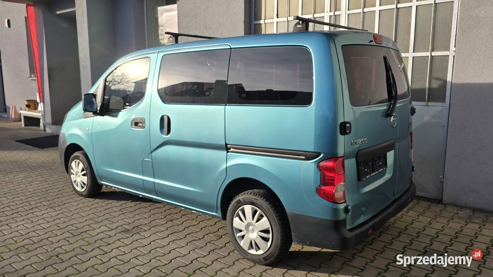 Nissan NV 200 16 benzyna 2010r 5 osób opolskie Nowy Świętów