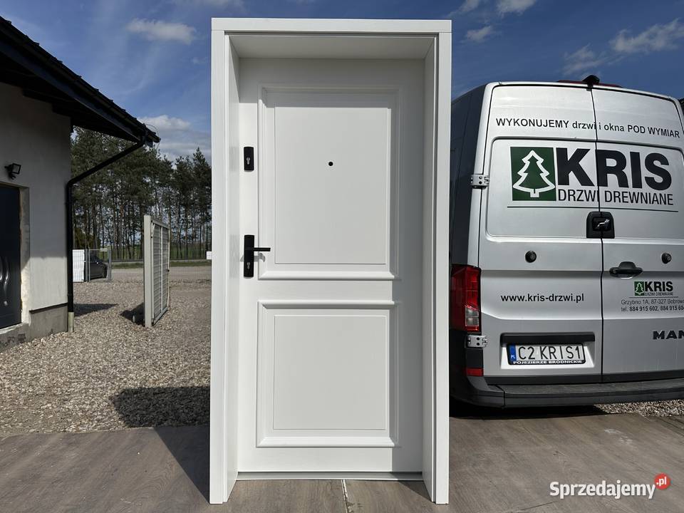 DRZWI WEJŚCIOWE WENĄTRZKLATKOWE Z OŚCIEŻNICĄ Grzybno