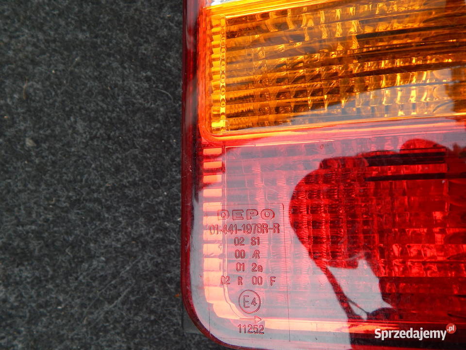 VOLKSWAGEN TRANSPORTER T5 LAMPA TYLNA PRAWA DEPO Warszawa