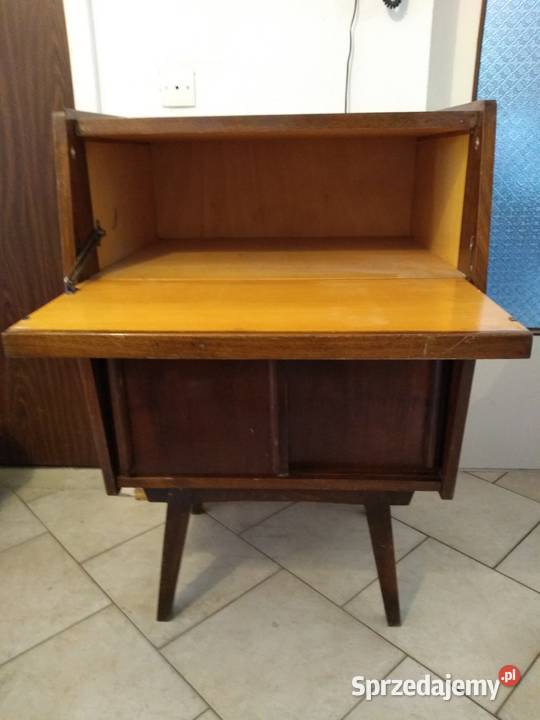 Ciekawa szafka na gramofon tv RTV Łódź