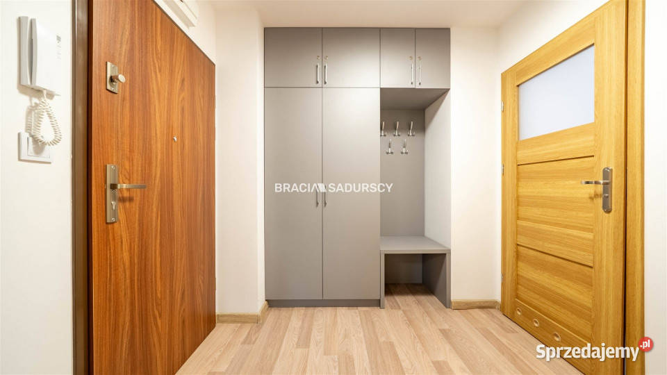 Mieszkanie Kraków Żmujdzka 6786m2 4 pokoje sprzedam