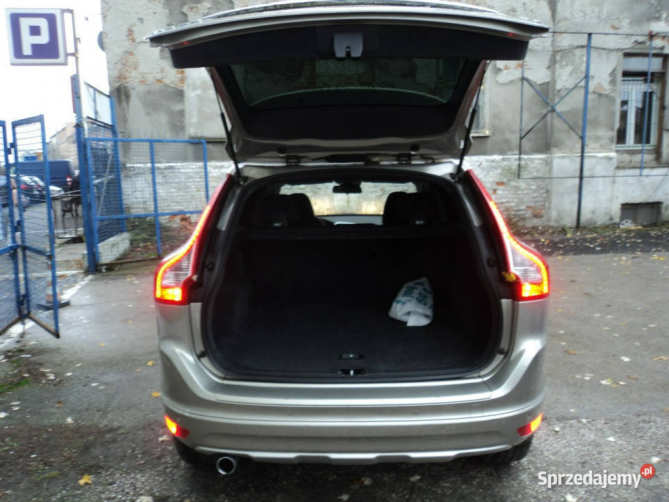 Volvo XC 60 sprzedam ładne VOLVO CX 60 I światła do jazdy dziennej Lublin