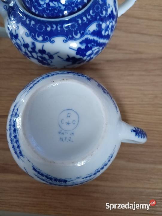 Dzbanek i cukierniczka porcelanowa Dzbanki, karafki i mleczniki Limanowa sprzedam