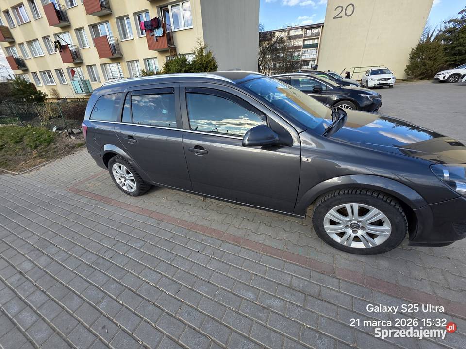 Opel astra h lift 2010 r 16 benzyna benzyna podlaskie Choroszcz sprzedam