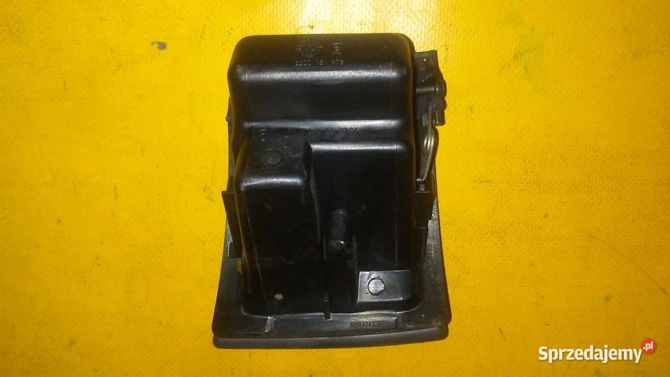 popielniczka Renault Clio 2 Lift 0106 Piotrków Trybunalski