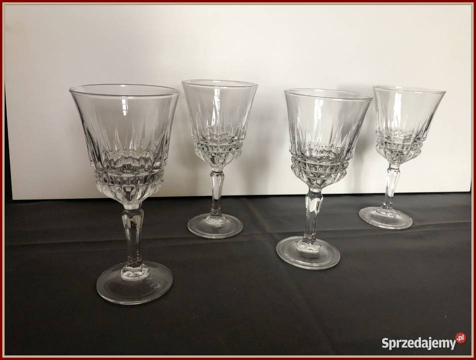 Sprzedam SZKLANE kieliszki PRL 4 sztuki Staroźreby