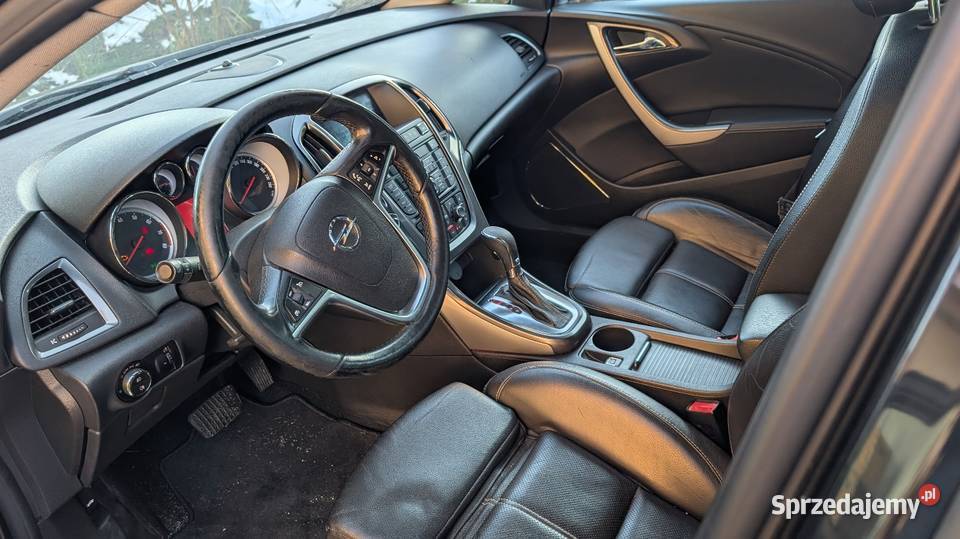 Opel Astra J Sports Tourer 16T 180 uszkodzona Ustroń