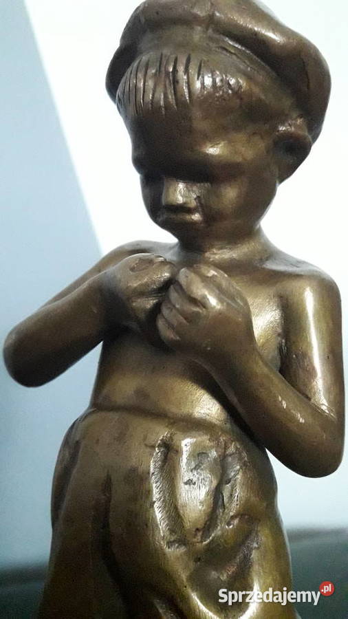 Figurka rzeżba z brązu chłopca sygnowana XIX XX Antyki Janów Lubelski