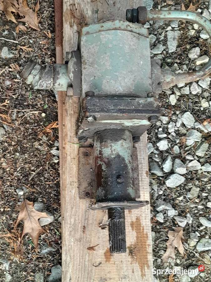 Pompy do rozsiewacza nawozu Fortschritt D038 Sadogóra