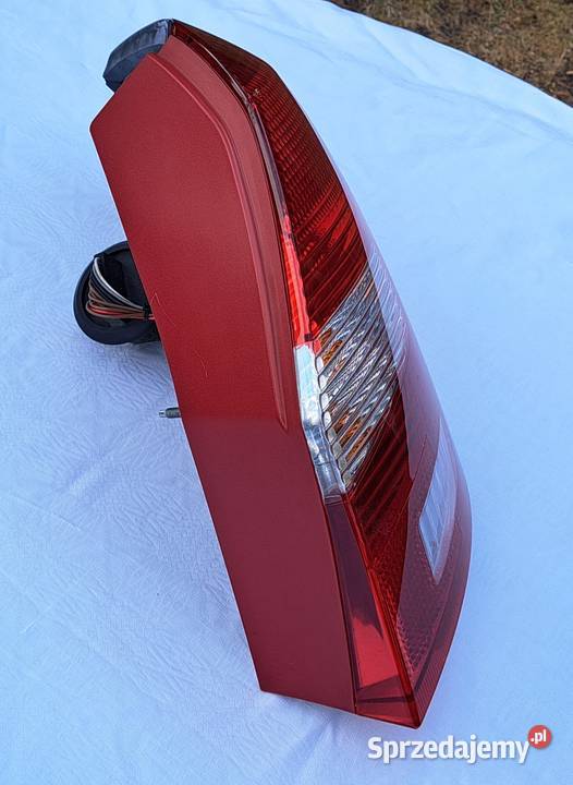 LAMPA PRAWA TYŁ TYLNA SKODA FABIA II LIFT KOMBI Mielęcin