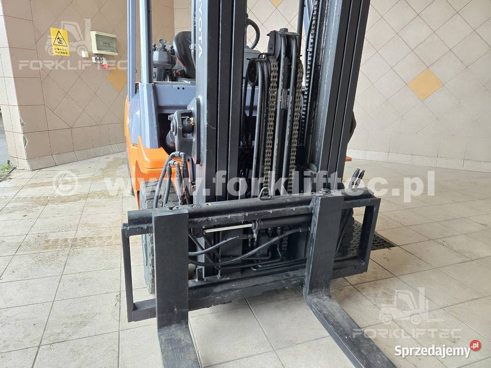 Wózek widłowy TOYOTA 7FGF25 triplex 2500 TOYOTA Lędziny