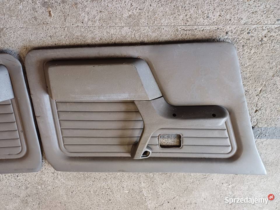 Bmw E30 tapicerki boczki drzwi szare przednie Kraków