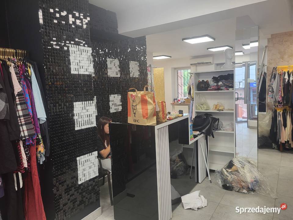 Nowoczesna lada recepcyjna pokryta czarnym Warszawa