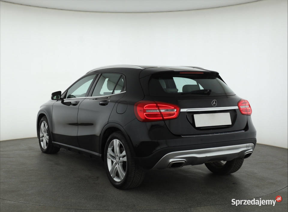 Mercedes GLA GLA 200 Rok produkcji 2015 Piaseczno