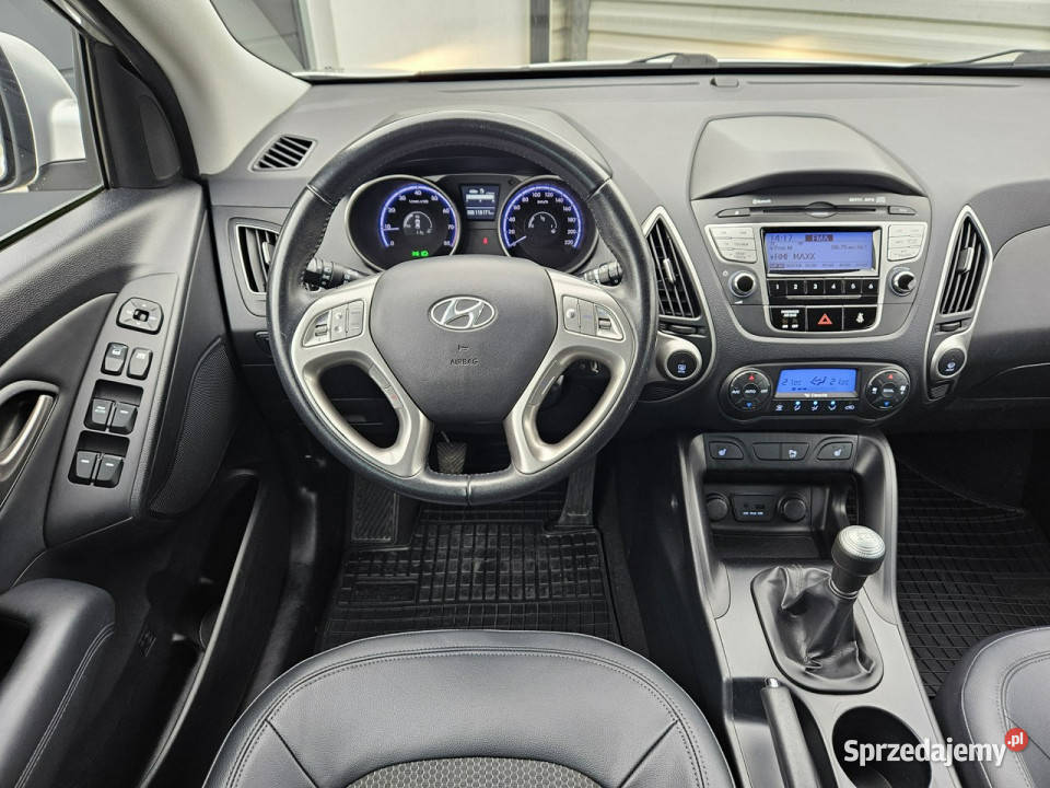 Hyundai ix35 20 16v 163 niski przebieg klimatyzacja pomorskie Gdynia sprzedam
