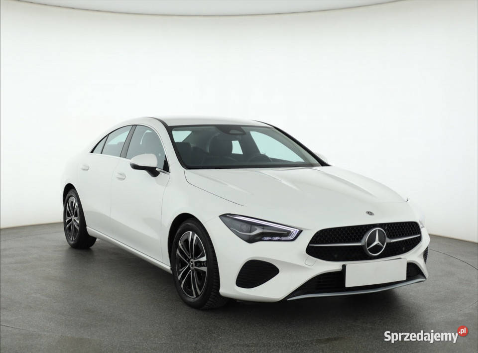 Mercedes CLA 200 hybryda