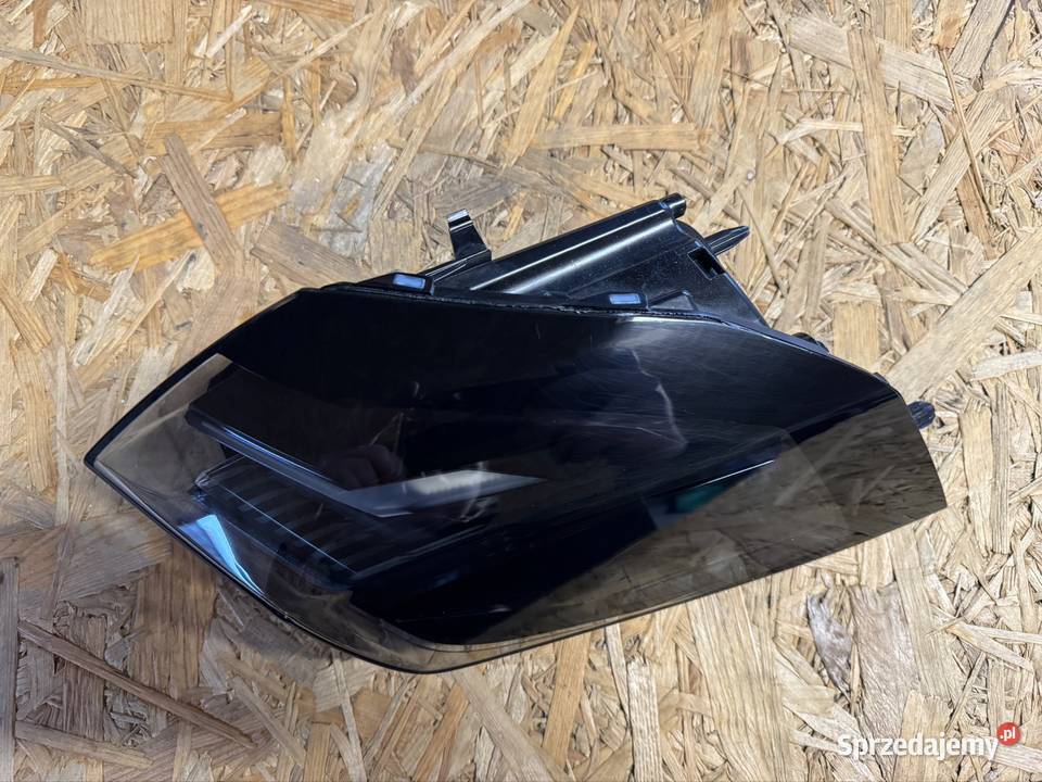 Lampa tył tylna prawa rh w błotnik peugeot 2008 Sieraków