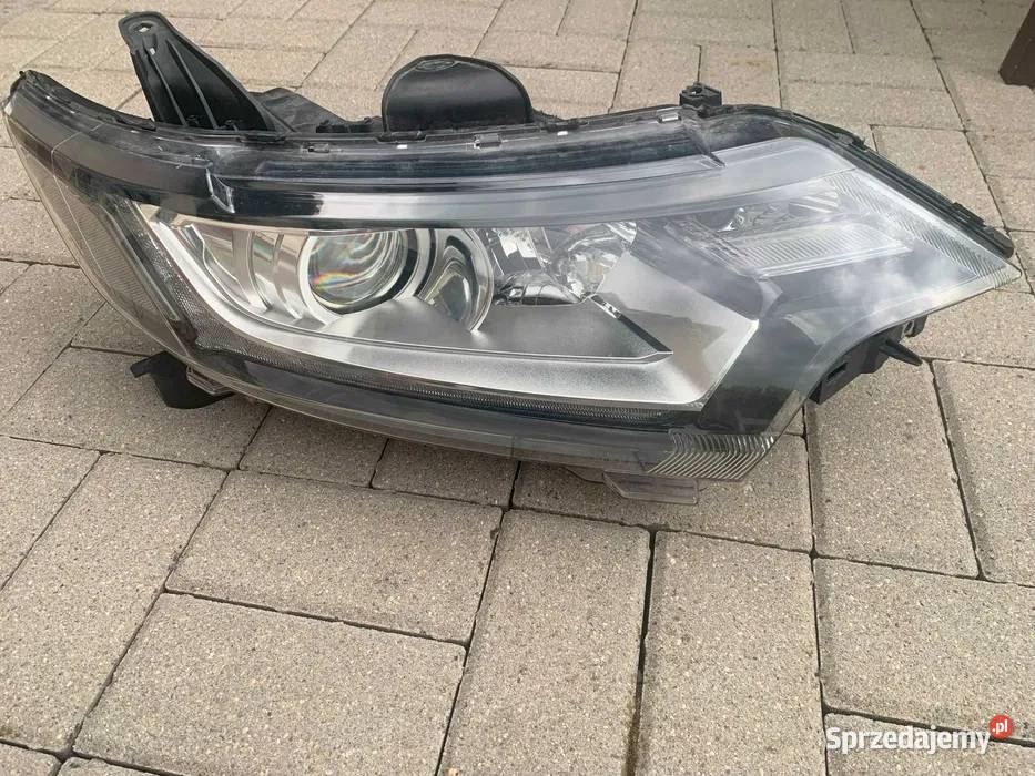 Lampa Prawa Mitsubishi Outlander prawe Pleszew sprzedam