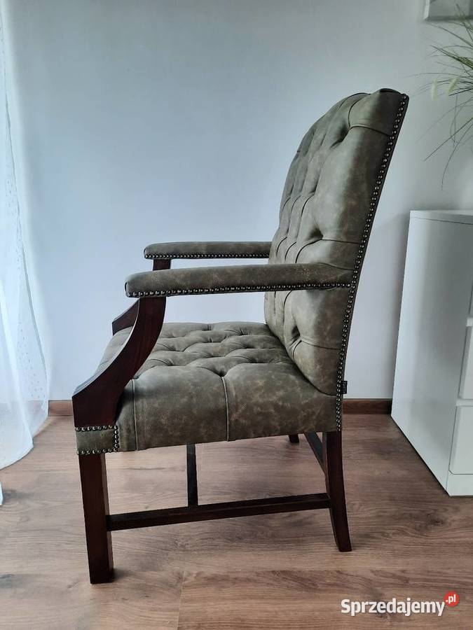 Fotel stacjonarny Chesterfield Włoska postarzana Poznań