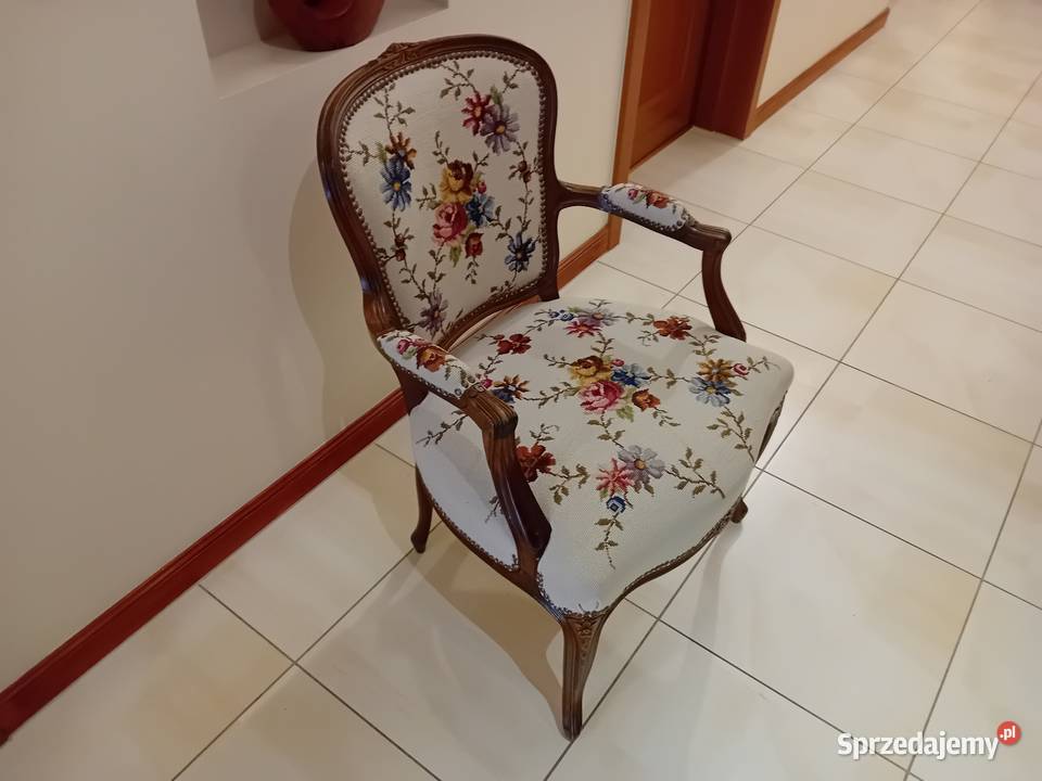 Fotel barokowy styl ludwikowski z haftowanym