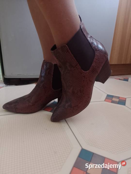 38 Ekskluzywne Botki biznesowe w Szpic z Londynu 24.5cm sprzedam