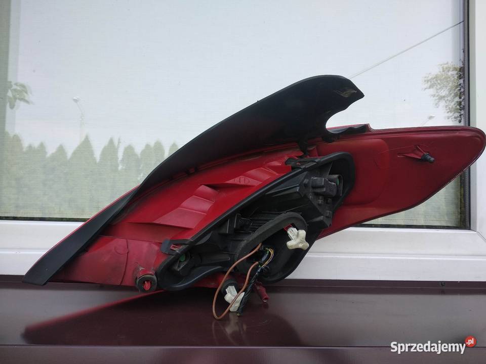 Peugeot 308 T7 hatchback lampa tył tylna lewa