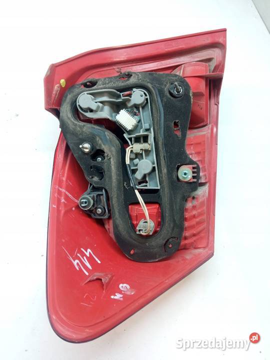 LAMPA TYŁ PRAWA EU 5D HB Toyota Auris I 20062012