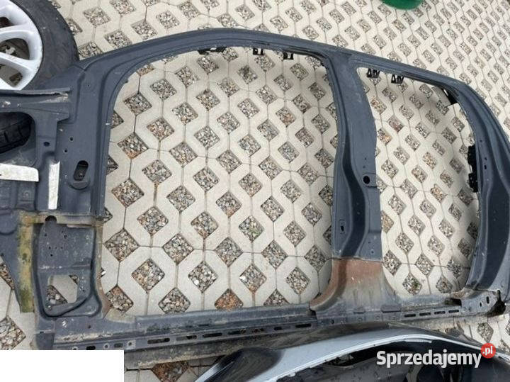 Isuzu D poszycie ramka lewa słupek Karoseria Kozubszczyzna