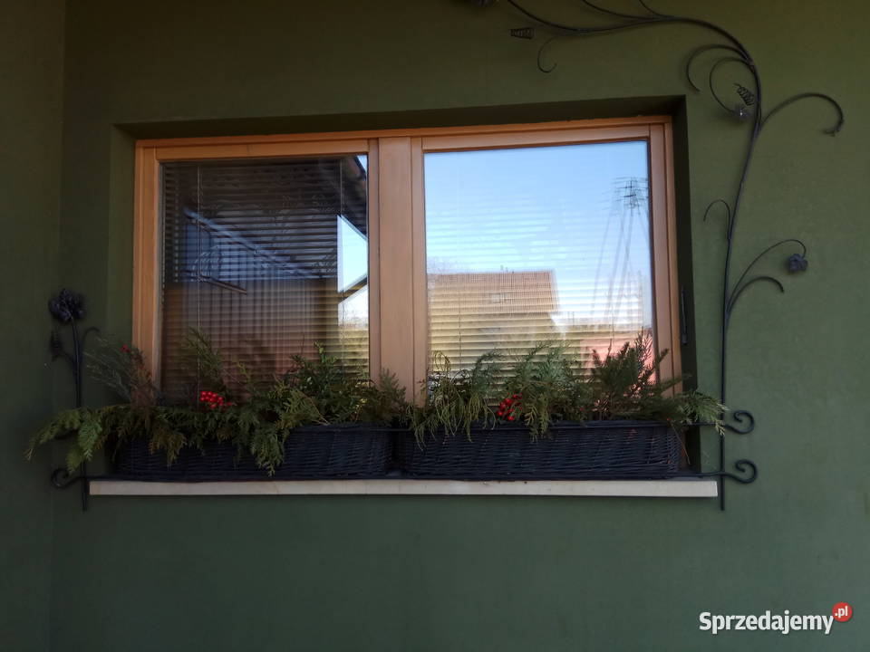 Kwietnik metalowy na okna Pszczyna