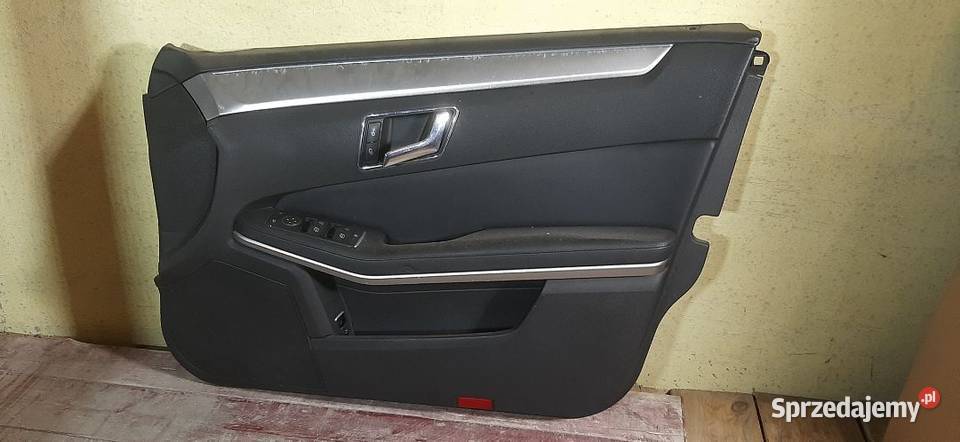 Boczek tapicerka drzwi Mercedes W212 Prawy przód osobowe Włoszczowa sprzedam