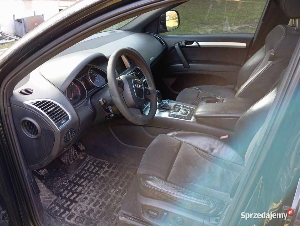 Audi Q7 uszkodzony