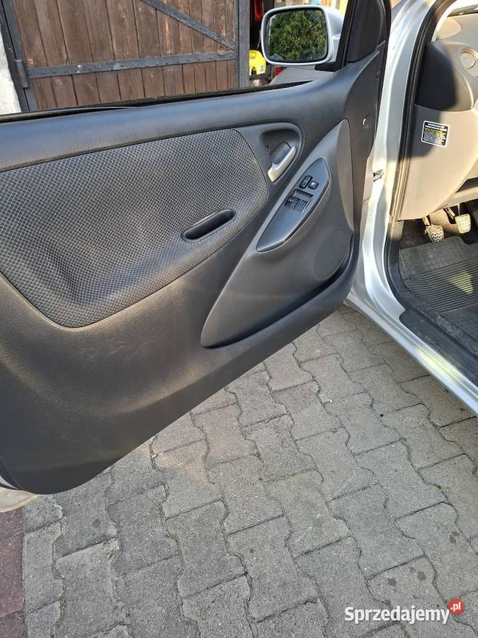 Toyota Yaris 14 diesel 2005 super manualna Ostrowiec Świętokrzyski