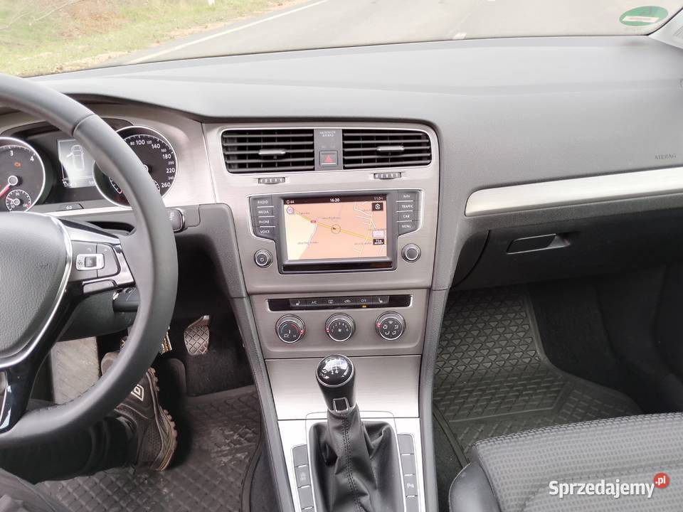 Sprzedam VW golf 7 16tdi serwisowany zadbany w elektrochrom. lusterka boczne małopolskie