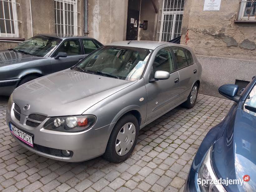 Nissan Almera Radom