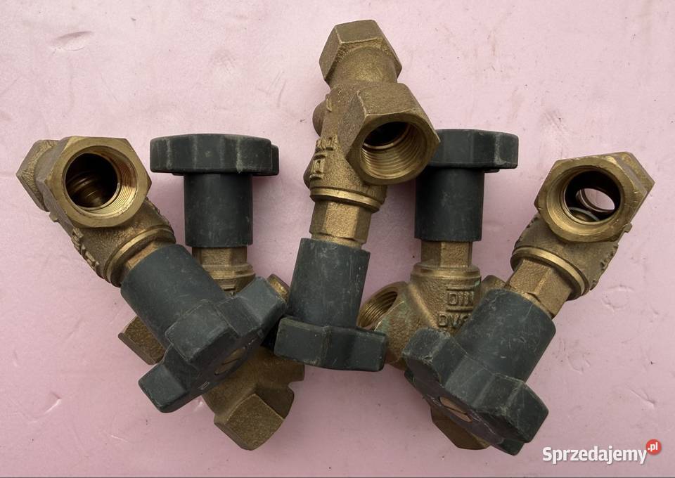 5 zaworów skośnych Oventrop Radom