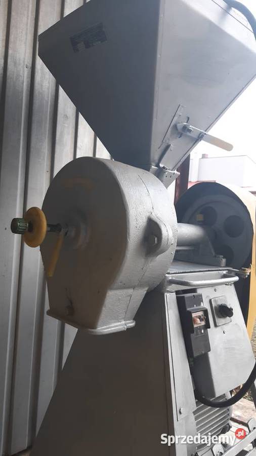 Śrutownik rolniczy WUTEH do zboża na kamienie Pozostałe Krzepice