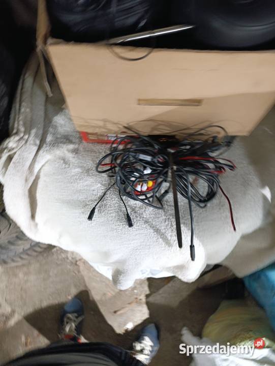 Zagłówkek z monitorem dvd 2sztuki Kobylnica