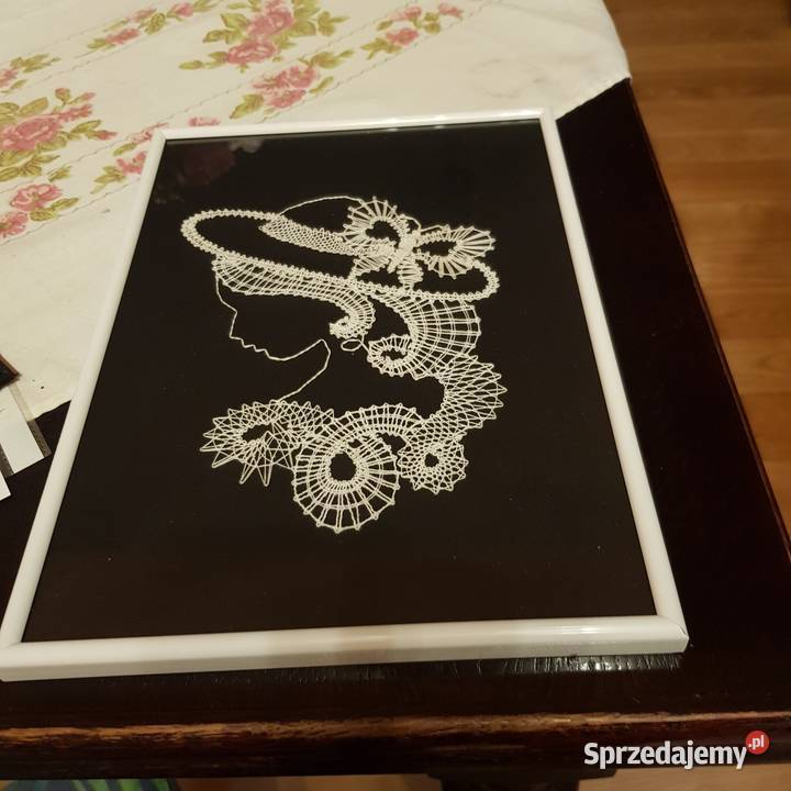 Arcydzieła wykonane metodą koronki klockowej Pozostałe Sarny Wielkie