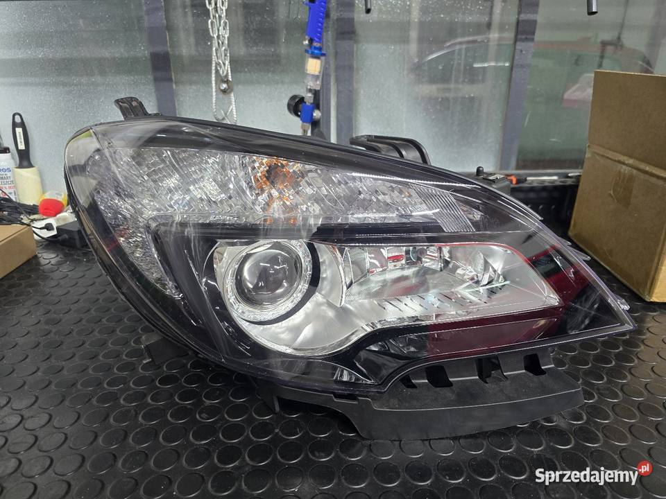 Lampa prawa bixenon Opel Mokka A Lampy przednie Ostrów Wielkopolski