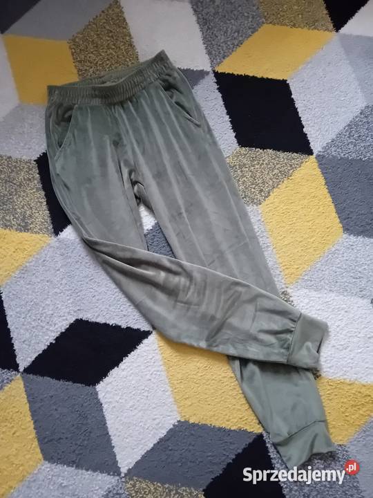 Welurowe spodnie dresowe