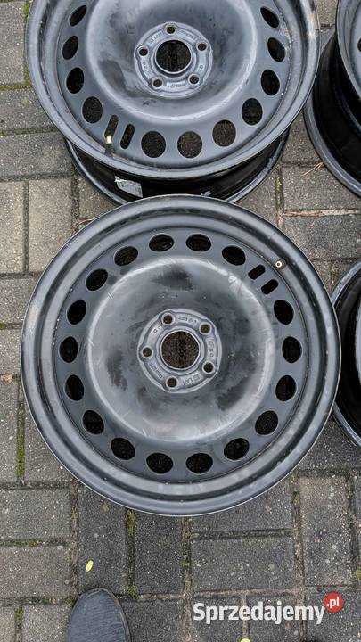 Komplet felg 5x105 7J17 ET 42 F143 otwór Stok Lacki-Folwark