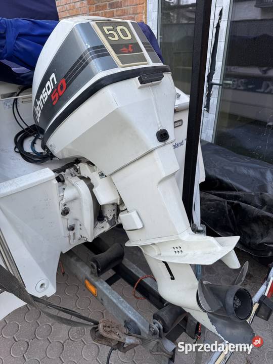 Łódź motorowa 50 z przyczepą Marki