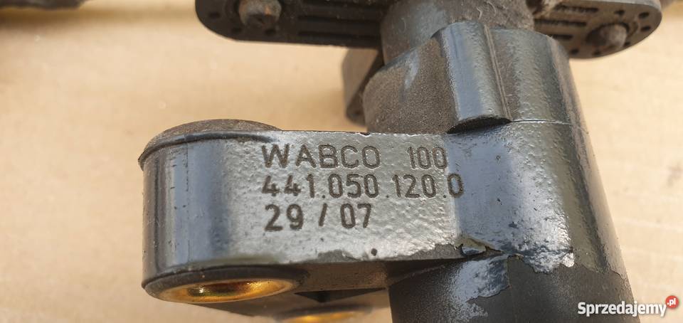 ZAWÓR REGULATOR PODUSZEK WABCO 4410501200