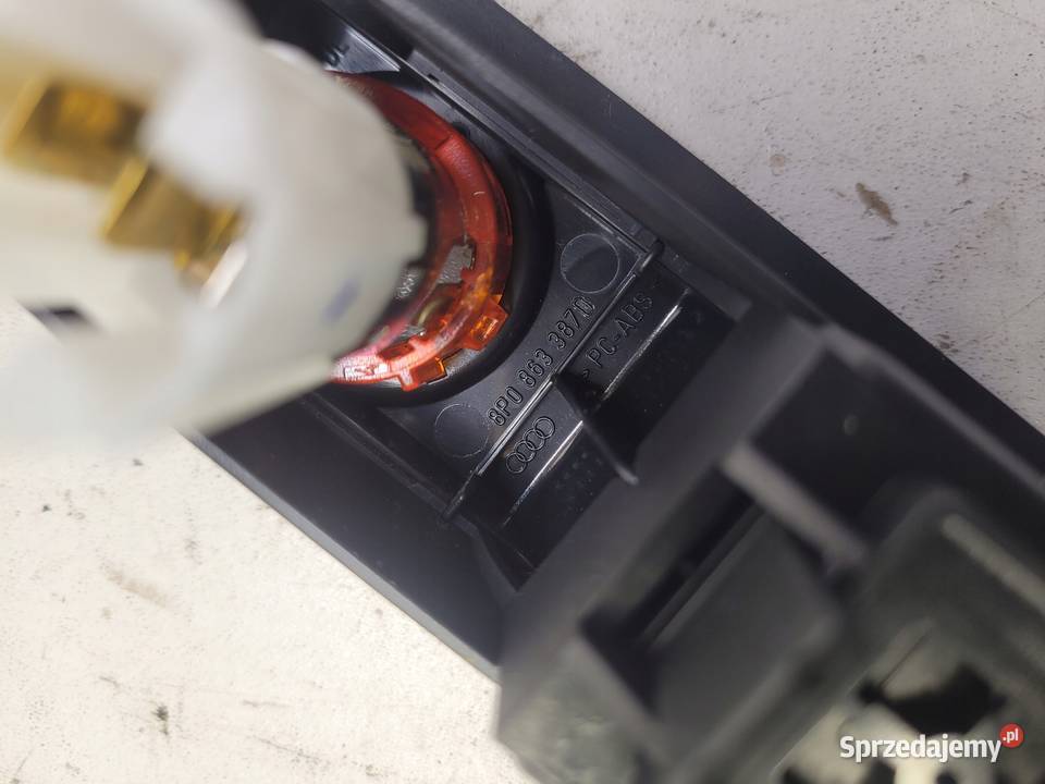 GNIAZDO ZAPALNICZKI AUDI A3 8P LIFT 8P0863387D Zapalniczki samochodowe śląskie Przystajń